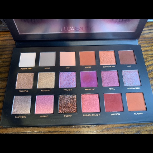 HUDA BEAUTY DESERT DUSK PALETTE